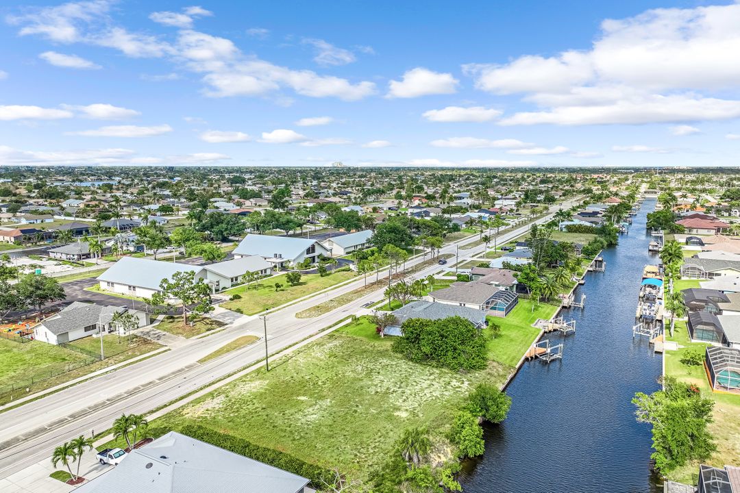 714 Mohawk Pkwy, Cape Coral, FL 33914