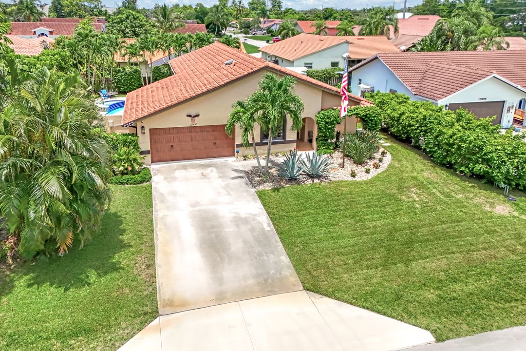 27497 Pelican Ridge Cir, Bonita Springs, FL 34135