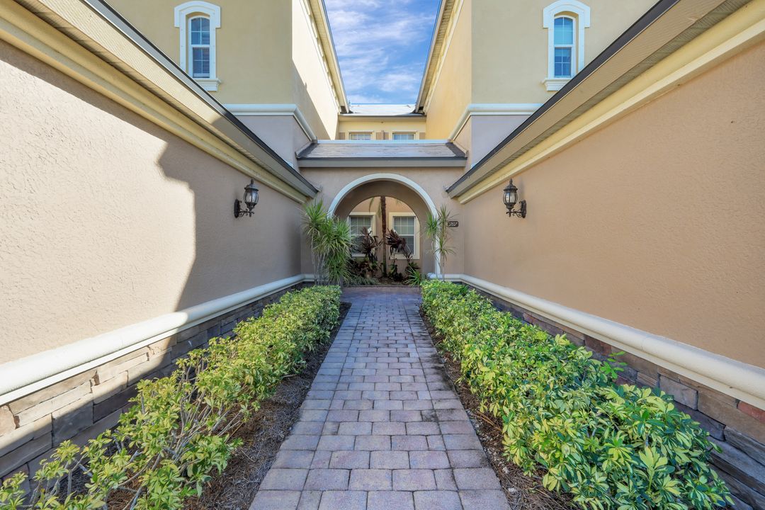 9532 Ironstone Terrace #201, Naples, FL 34120