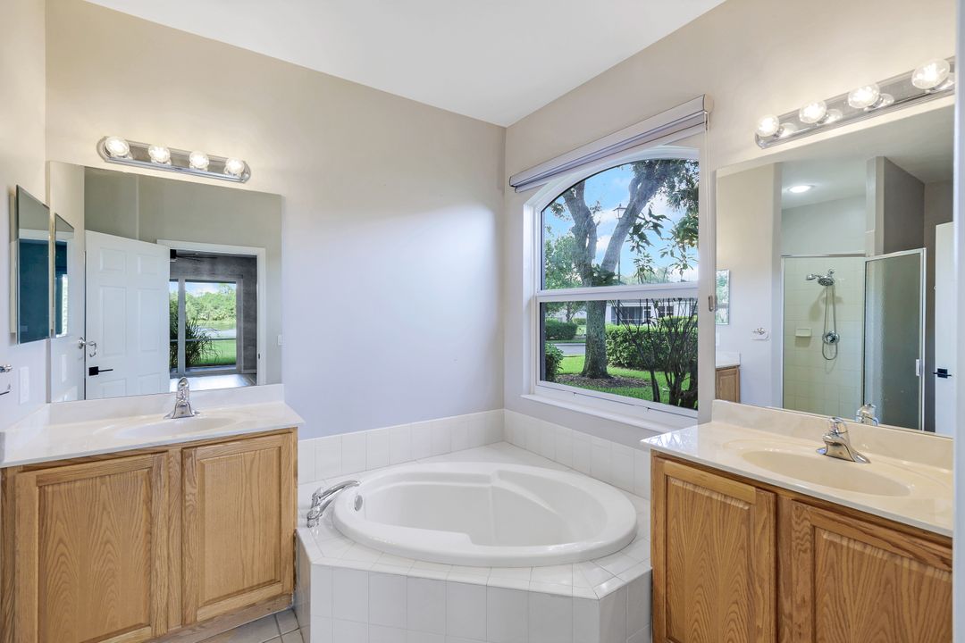 3968 Ruxton Rd, Naples, FL 34116