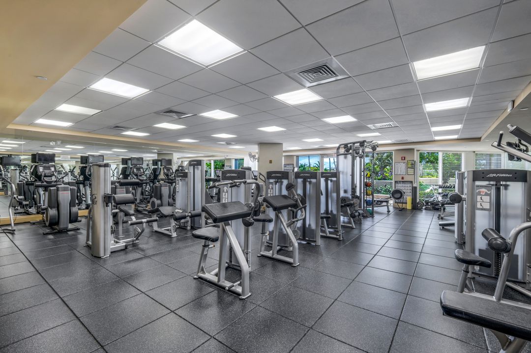 7117 Pelican Bay Blvd #1506, Naples, FL 34108