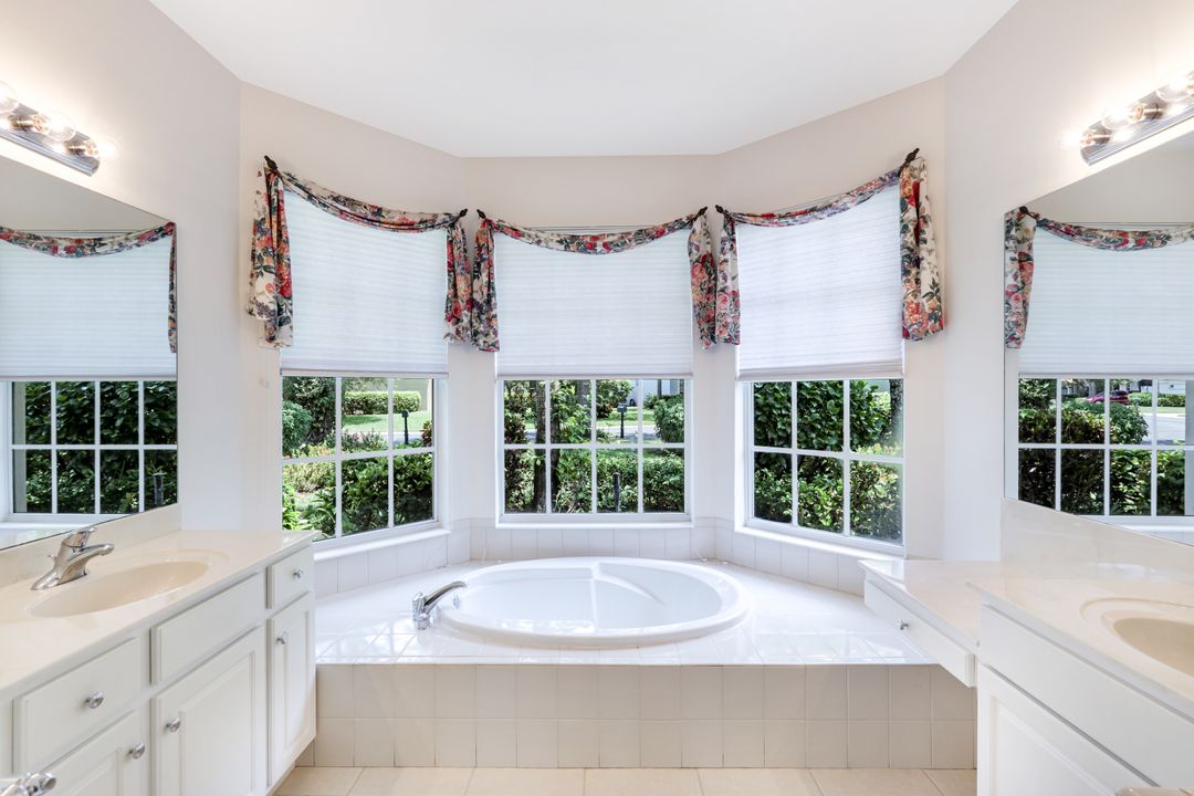 3768 Baldwin Ln, Naples, FL 34116