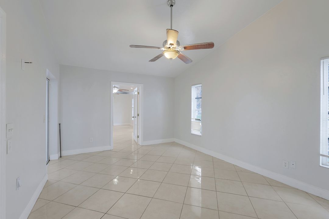 613 SE 22nd Terrace, Cape Coral, FL 33990