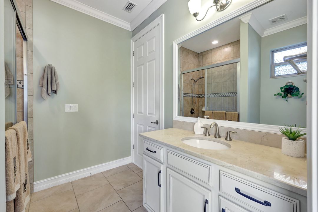 8724 Westwood Oaks Pl, Fort Myers, FL 33908