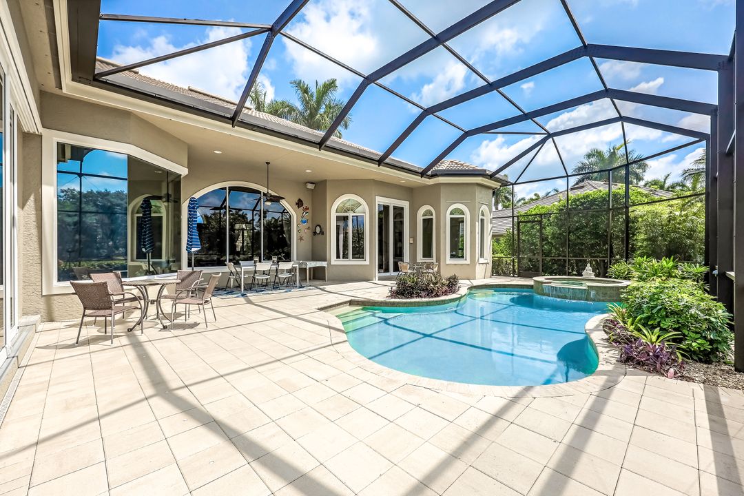 8770 Muirfield Dr, Naples, FL 34109