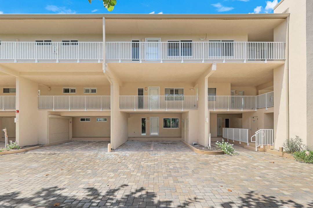 200 Periwinkle Way #114, Sanibel, FL 33957