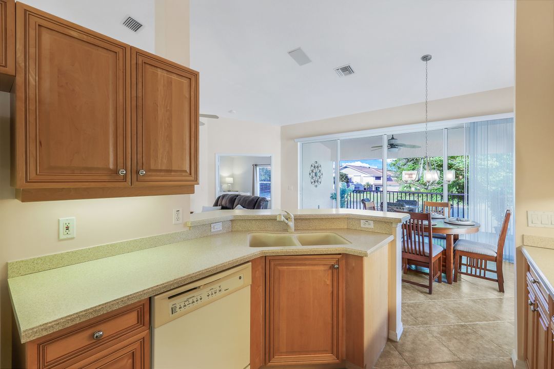 5645 Northboro Dr #202, Naples, FL 34110