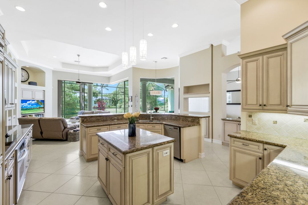 7681 Santa Margherita Way, Naples, FL 34109