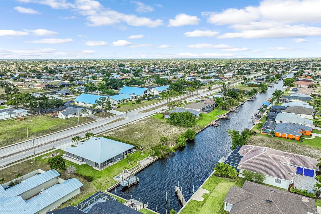 714 Mohawk Pkwy, Cape Coral, FL 33914