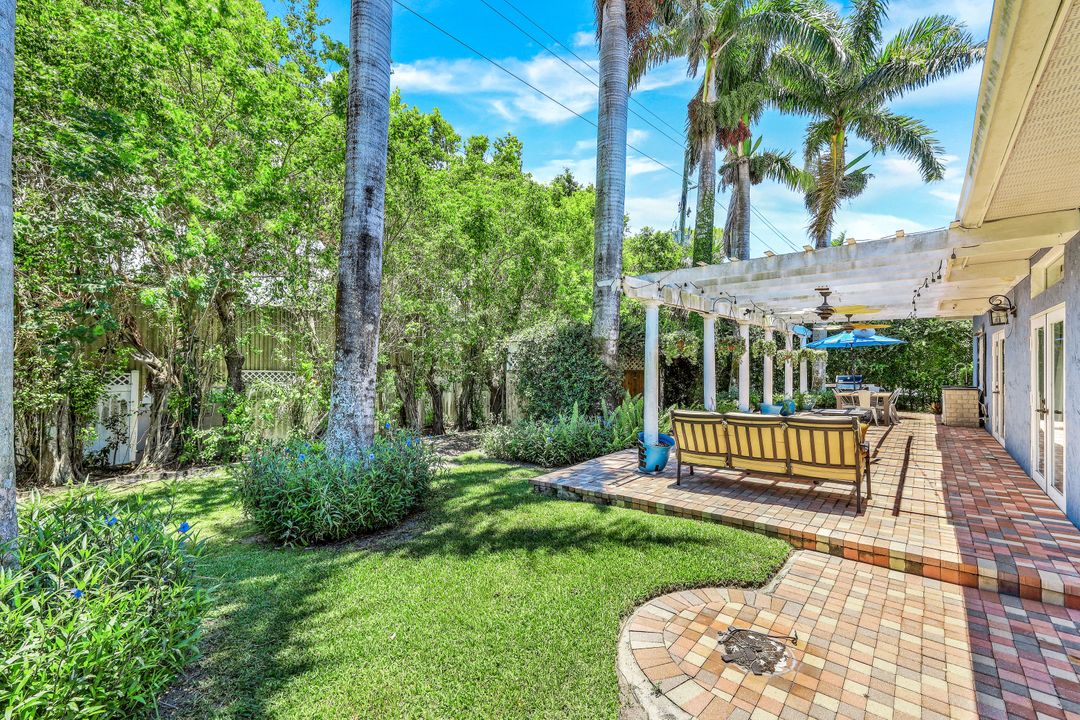 4561 Beechwood Lake Dr, Naples, FL 34112