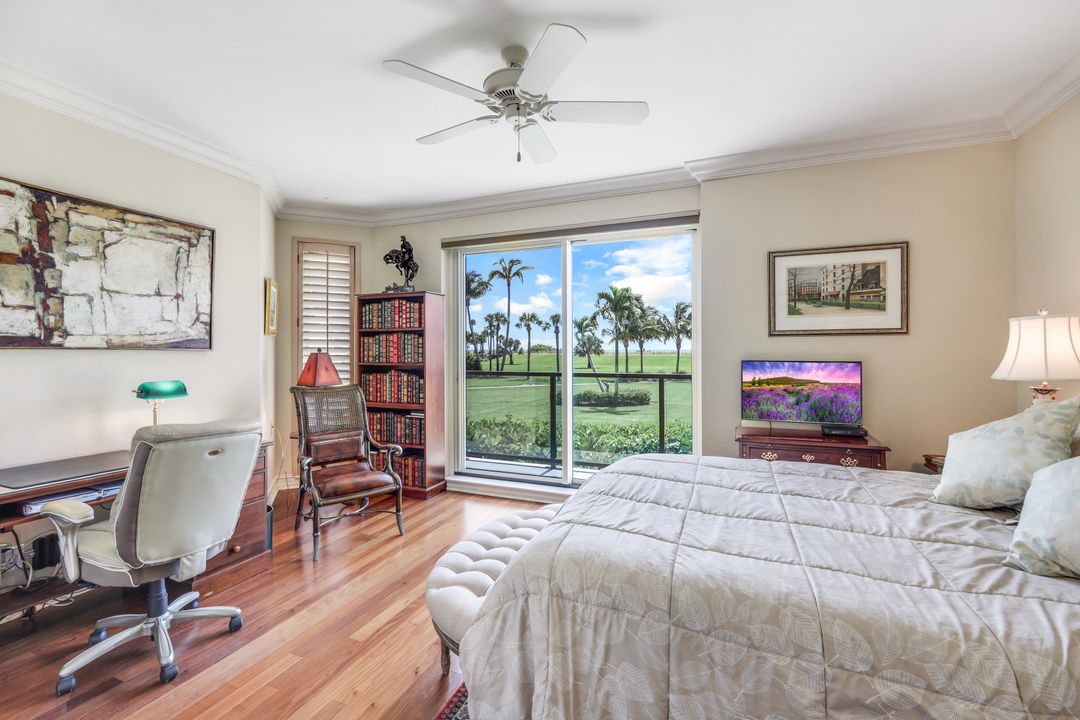 4901 Gulf Shore Blvd N #10, Naples, FL 34103