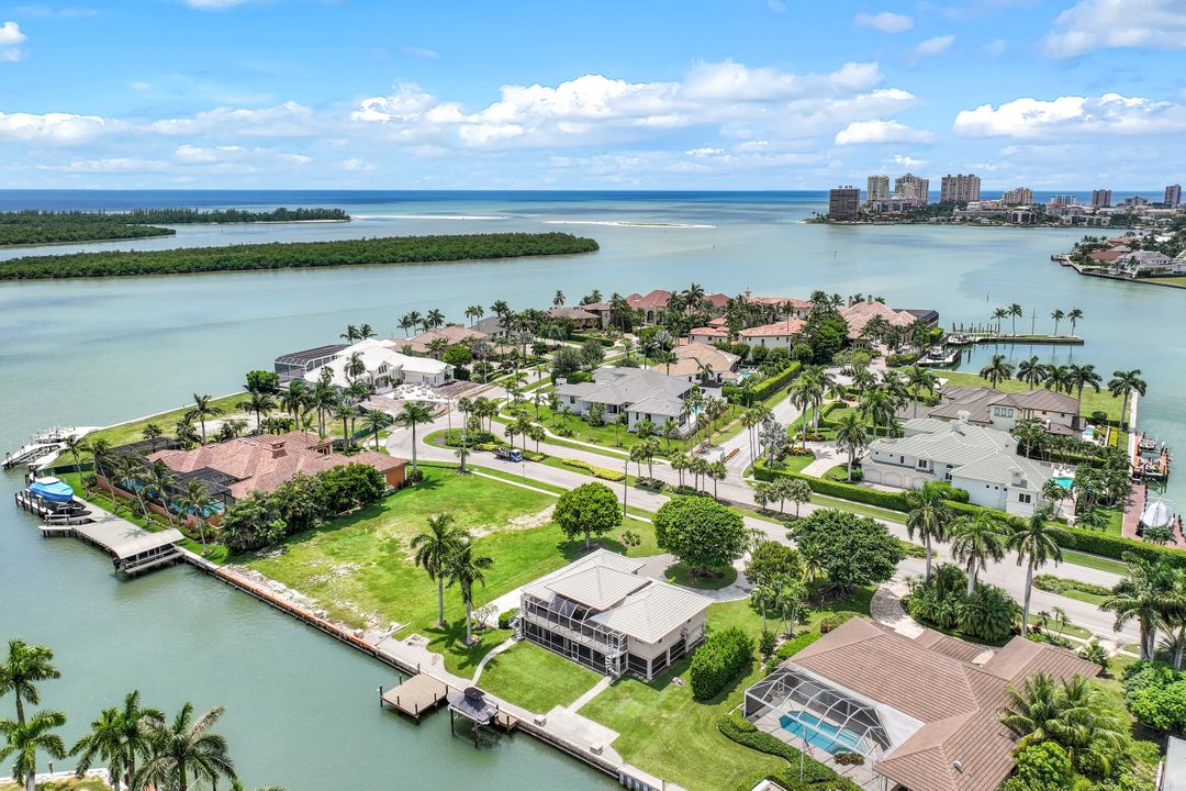 1041 S Barfield Dr, Marco Island, FL 34145