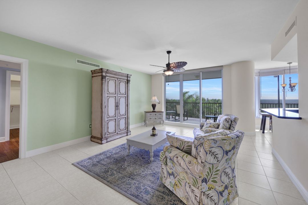 1060 Borghese Ln #405, Naples, FL 34114