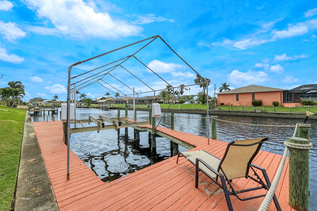 601 SE 33rd Terrace, Cape Coral, FL 33904