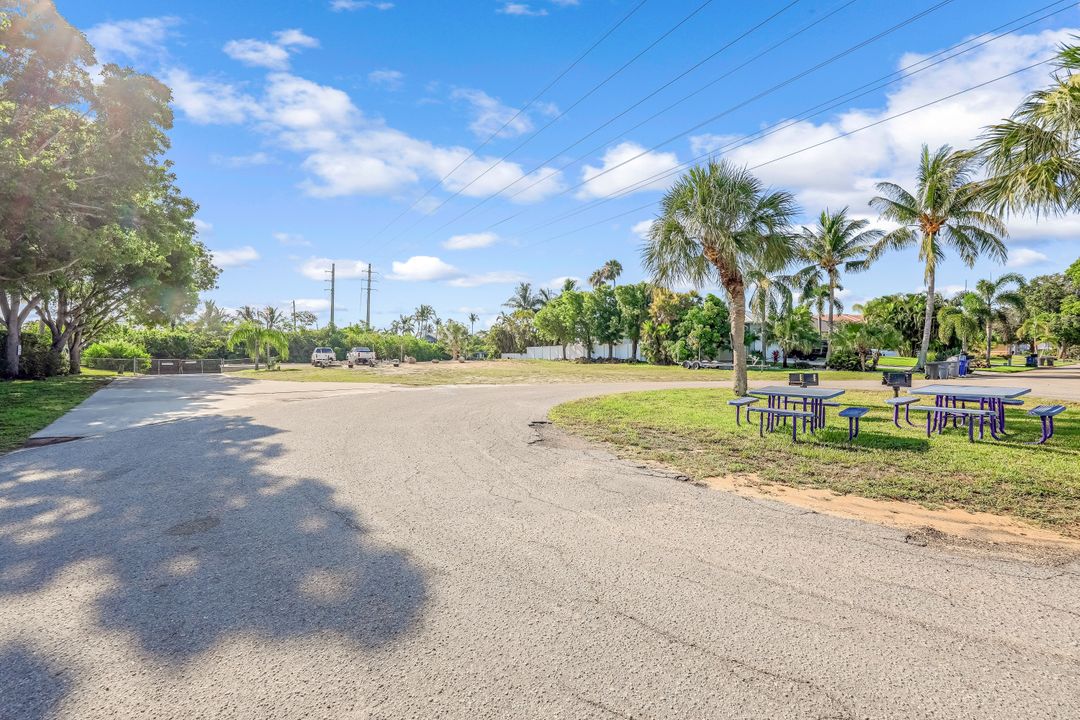 6055 Perthshire Ln, Fort Myers, FL 33908