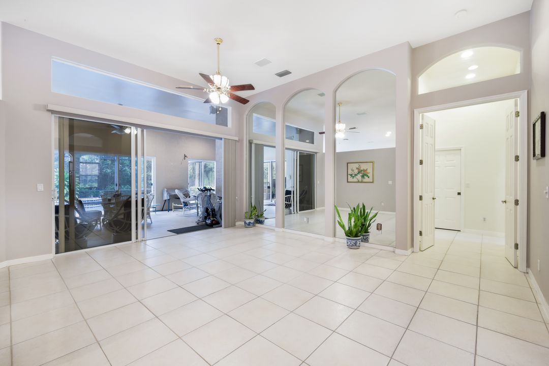 2136 Harlans Run, Naples, FL 34105