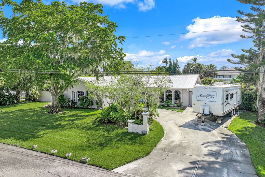 27234 Jolly Roger Ln, Bonita Springs, FL 34135