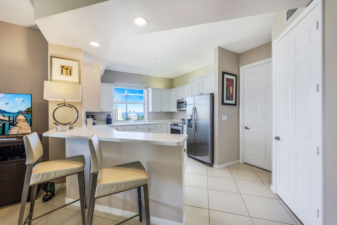 400 Flagship Dr #902, Naples, FL 34108