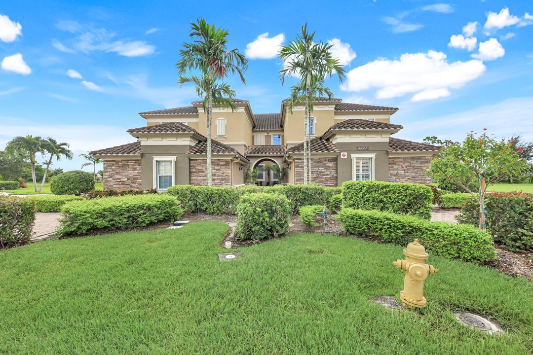 9558 Ironstone Terrace #202, Naples, FL 34120