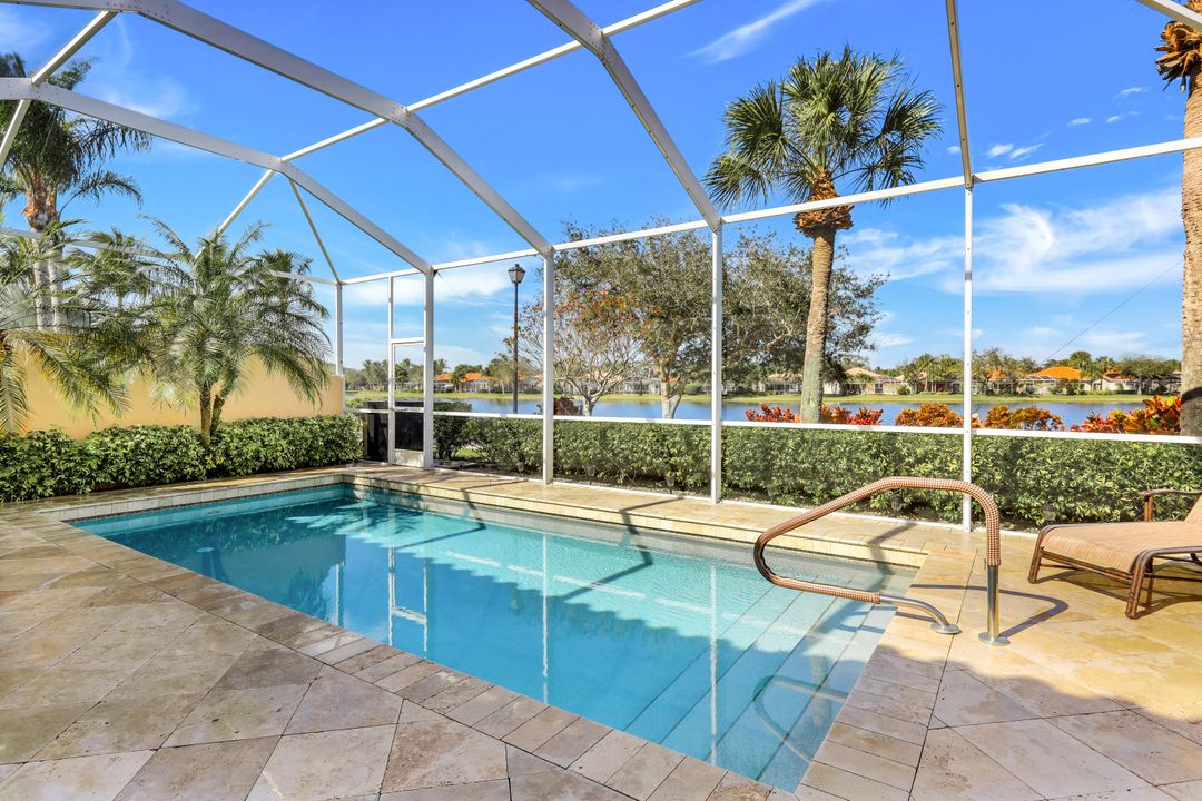 2992 Gilford Way, Naples, FL 34119