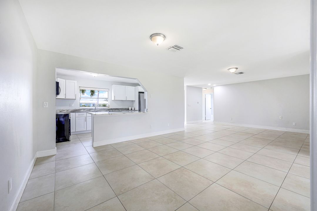 1732 Cornwallis Pkwy, Cape Coral, FL 33904