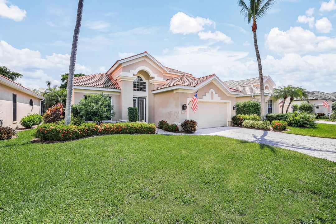 14852 Crescent Cove Dr, Fort Myers, FL 33908