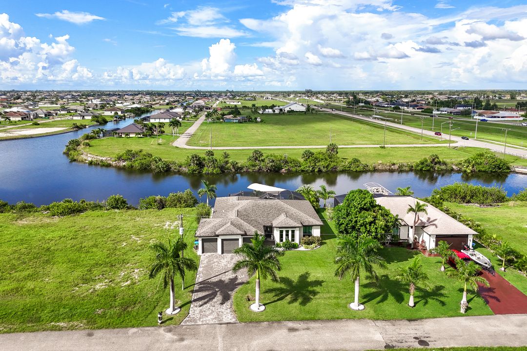 3213 NW 9th St, Cape Coral, FL 33993