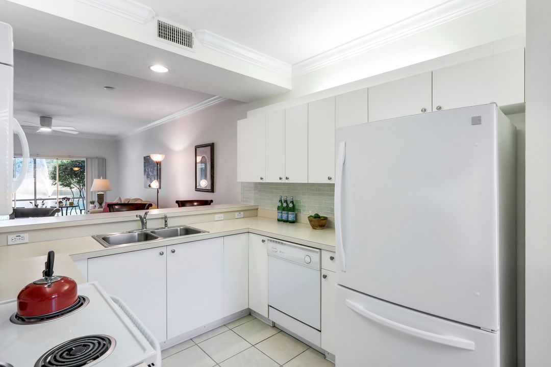 431 Valerie Way  #103, Naples, FL 34104