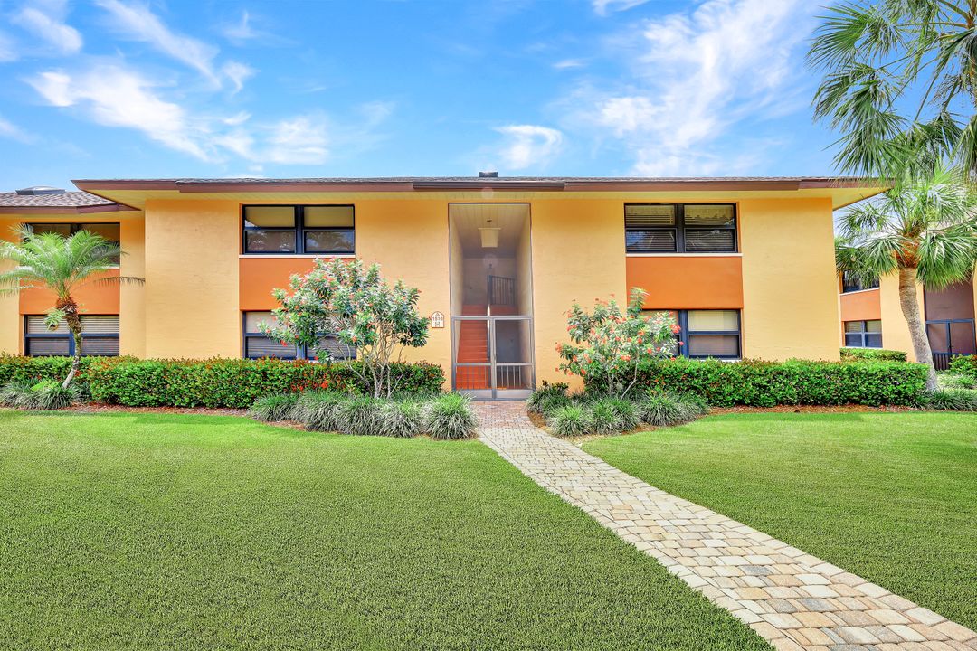 1510 Mainsail Dr #3, Naples, FL 34114