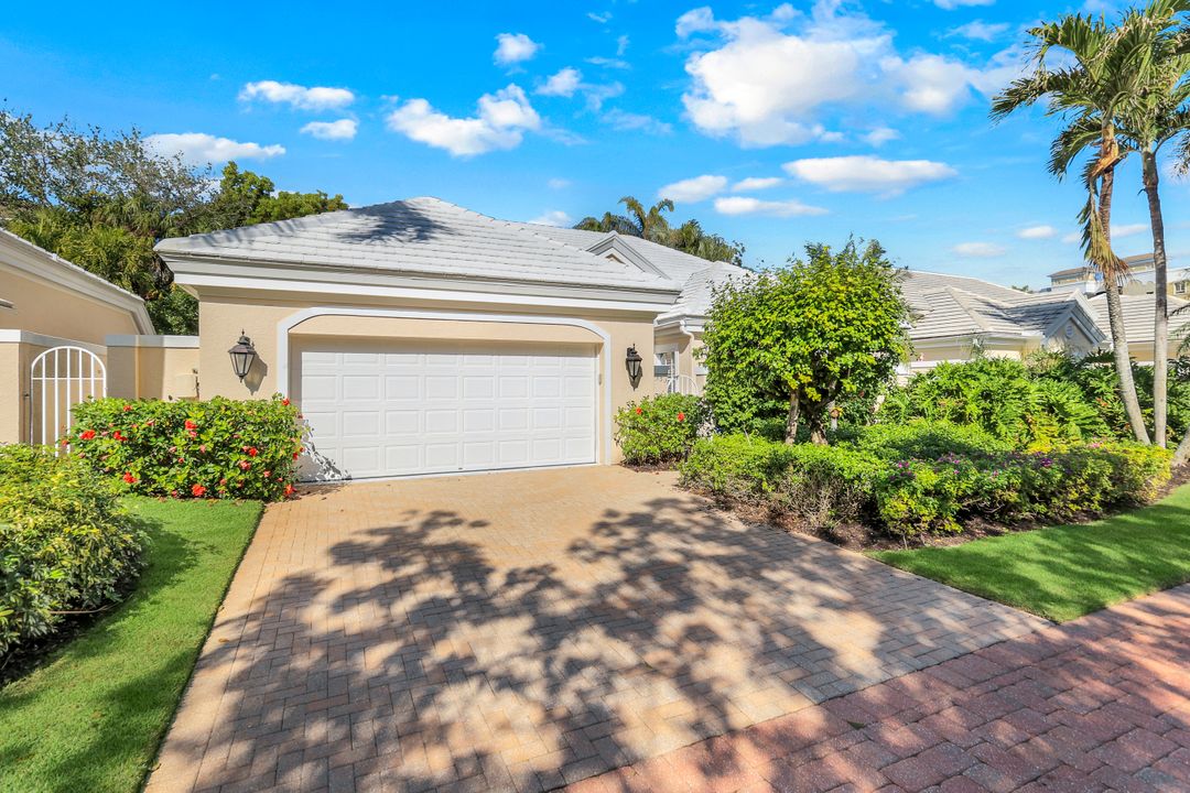 353 Carlton Pl, Naples, FL 34108