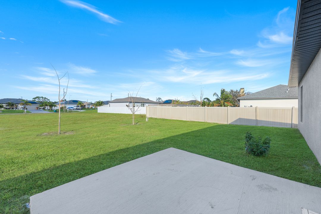 2523 NW 27th Terrace, Cape Coral, FL 33993