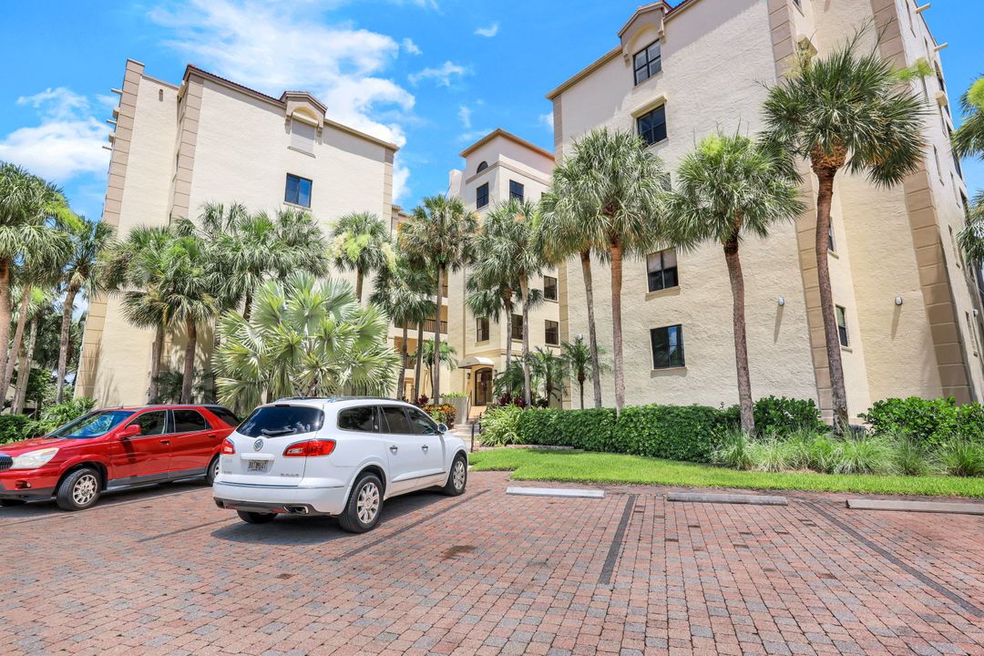 7024 Pelican Bay Blvd #504, Naples, FL 34108