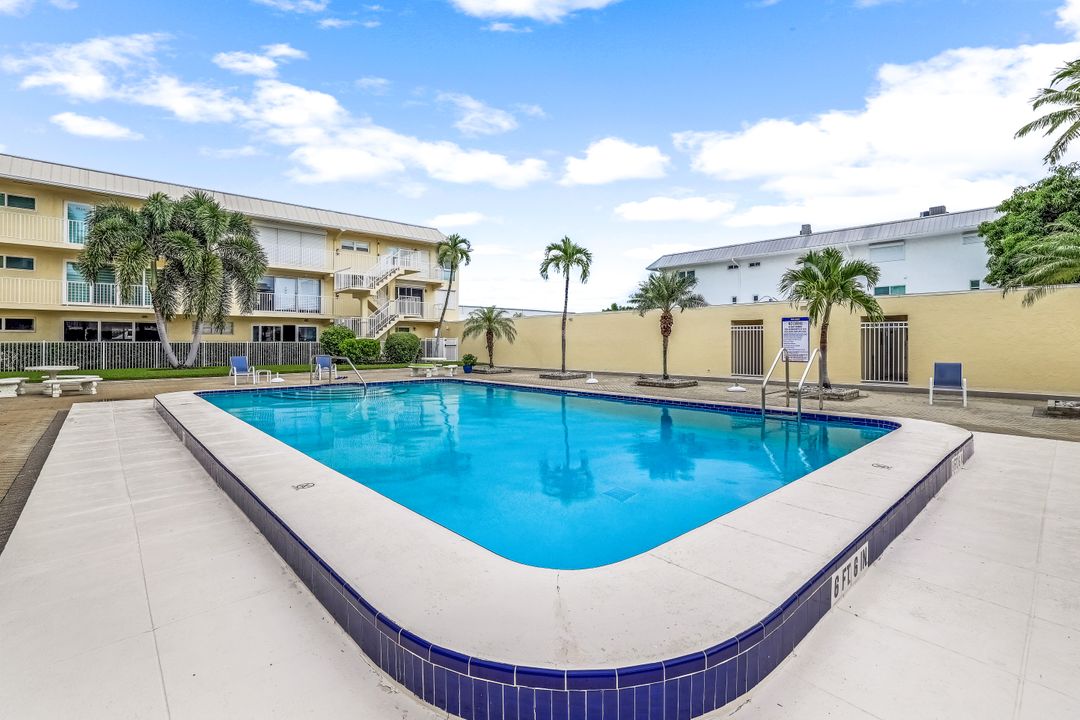 1100 8th Ave S #227H, Naples, FL 34102