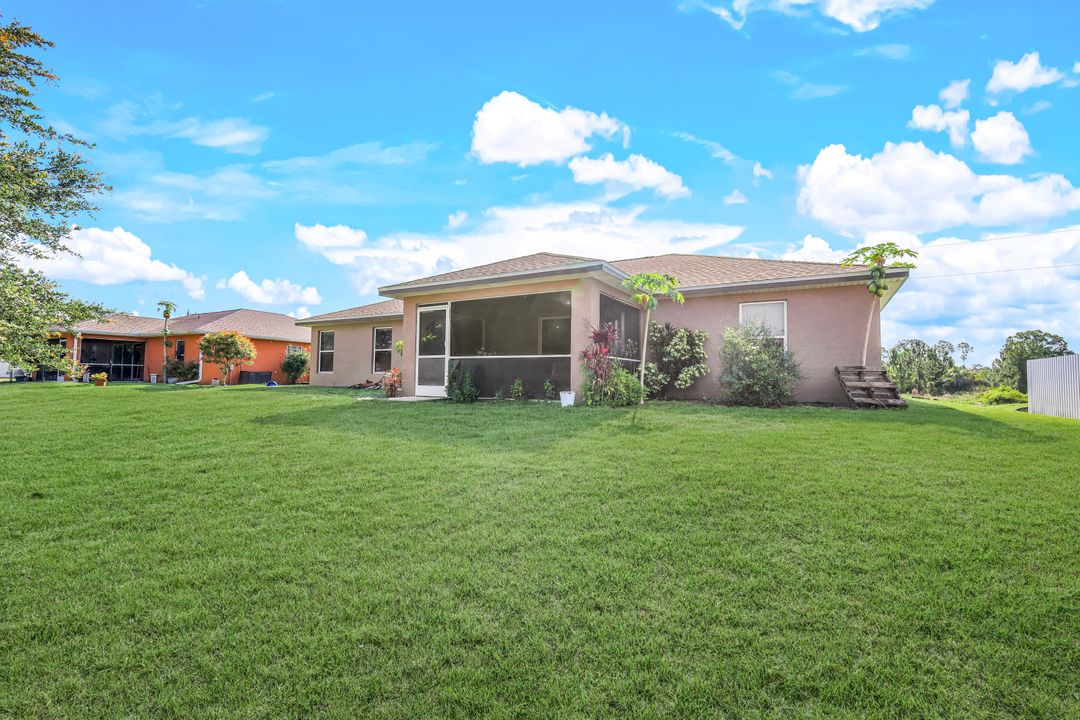 1062 Jamil Ave S, Lehigh Acres, FL 33974