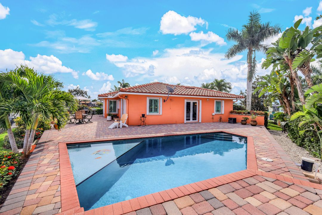 855 Willow Ct, Marco Island, FL 34145