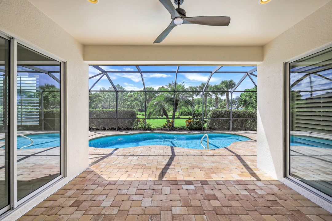 9062 Limestone Ln, Naples, FL 34120