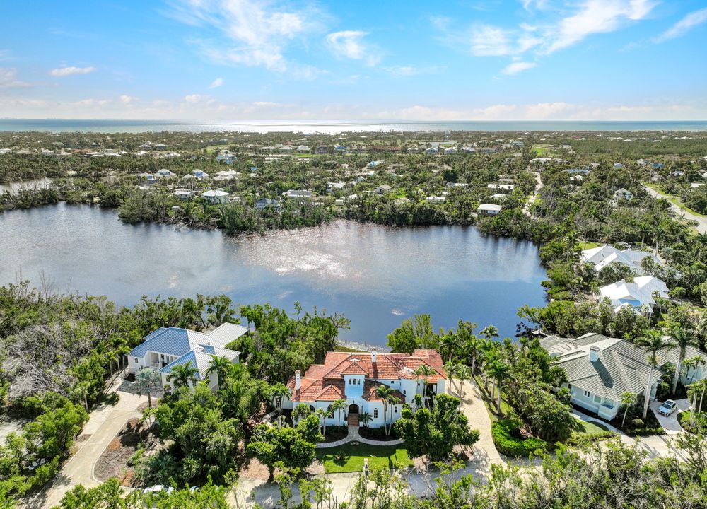 1052 Whisperwood Way, Sanibel, FL 33957