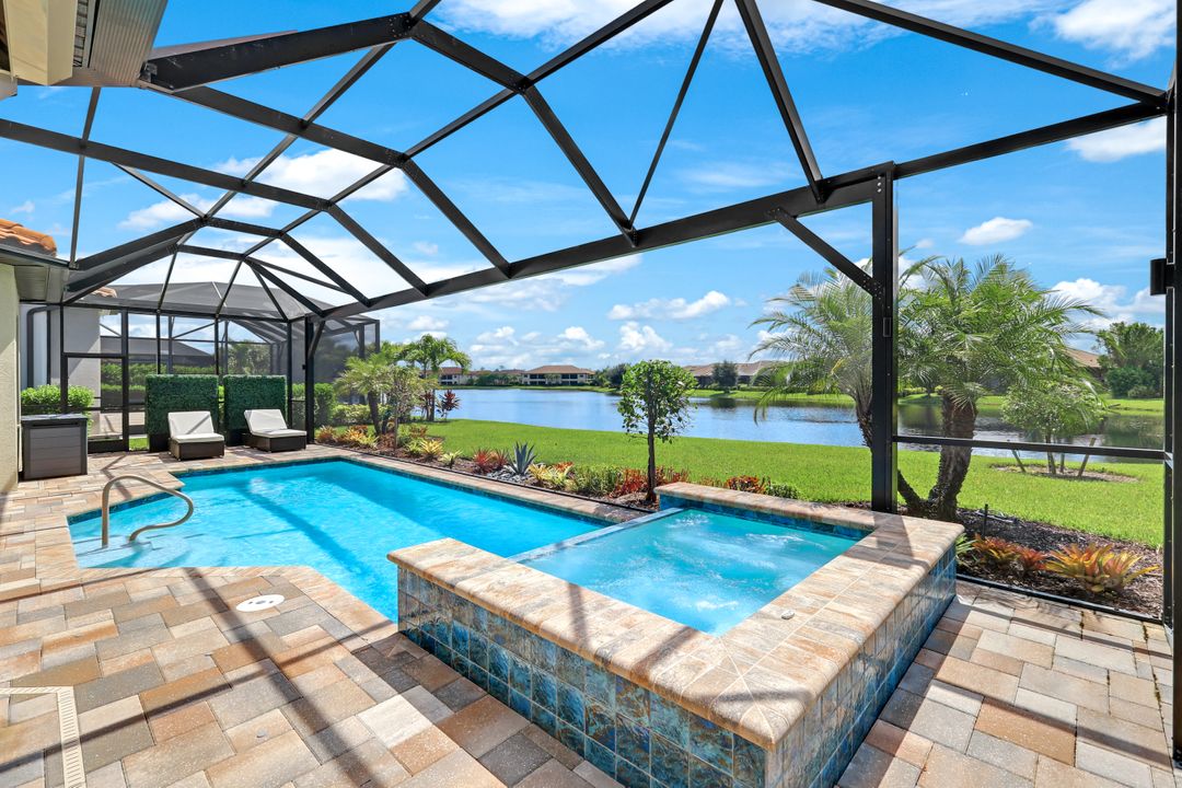 9436 Livorno Ct, Naples, FL 34119