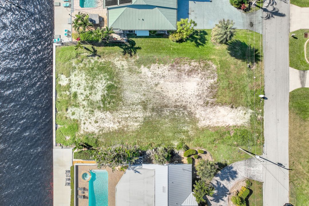 2330 SE 28th St, Cape Coral, FL 33904