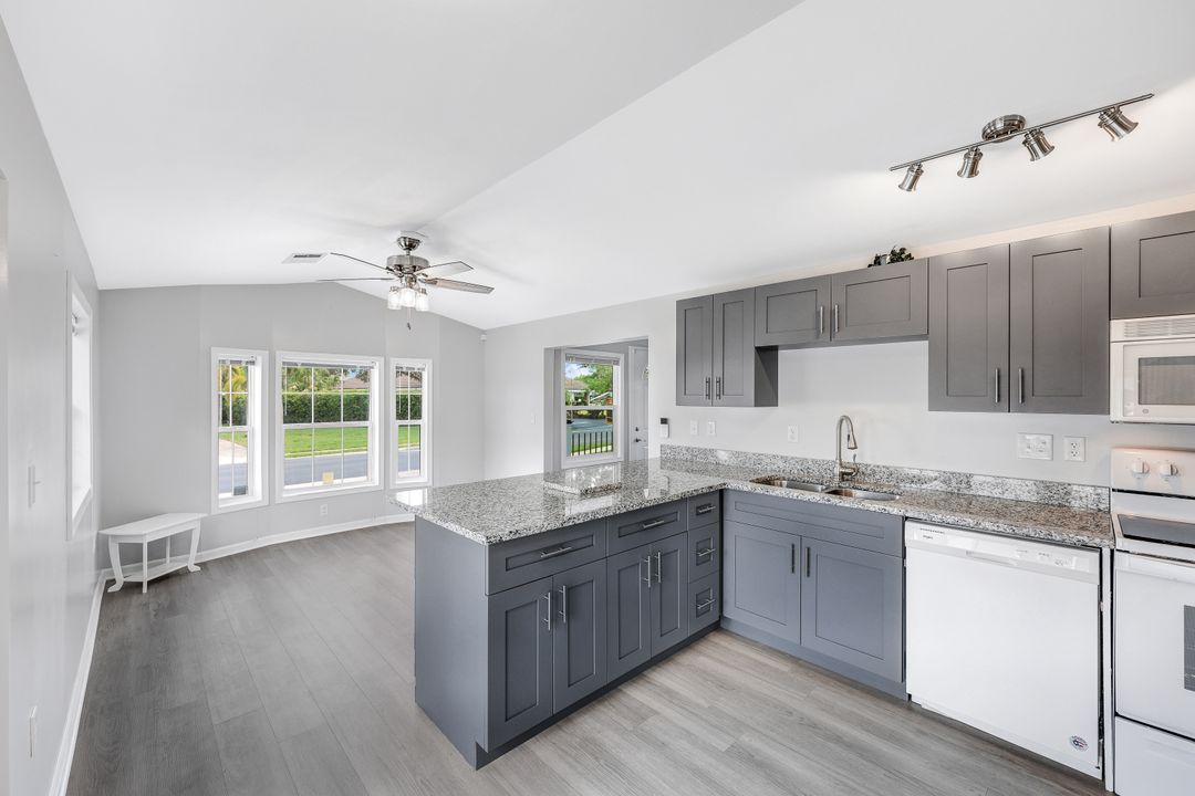 1001 Crystal Lake Dr, Naples, FL 34120