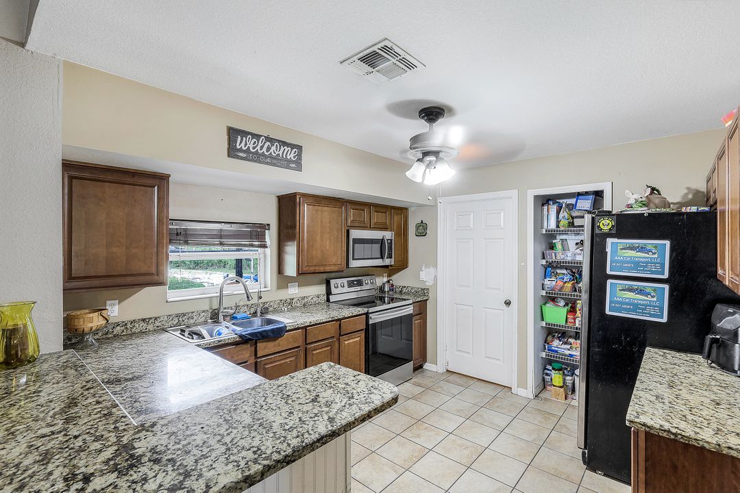 3745 64th Ave NE, Naples, FL 34120