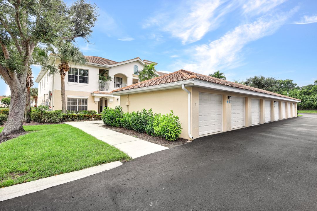 3047 Horizon Ln #1901, Naples, FL 34109