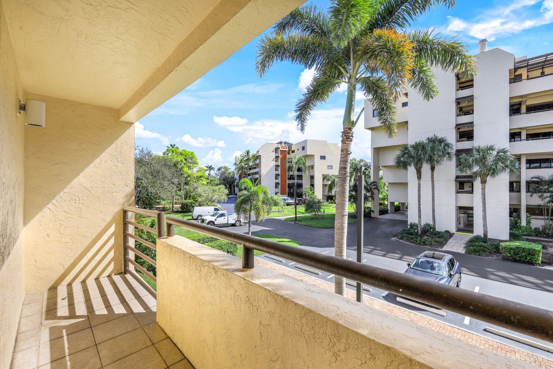 6320 Pelican Bay Blvd #T-7, Naples, FL 34108