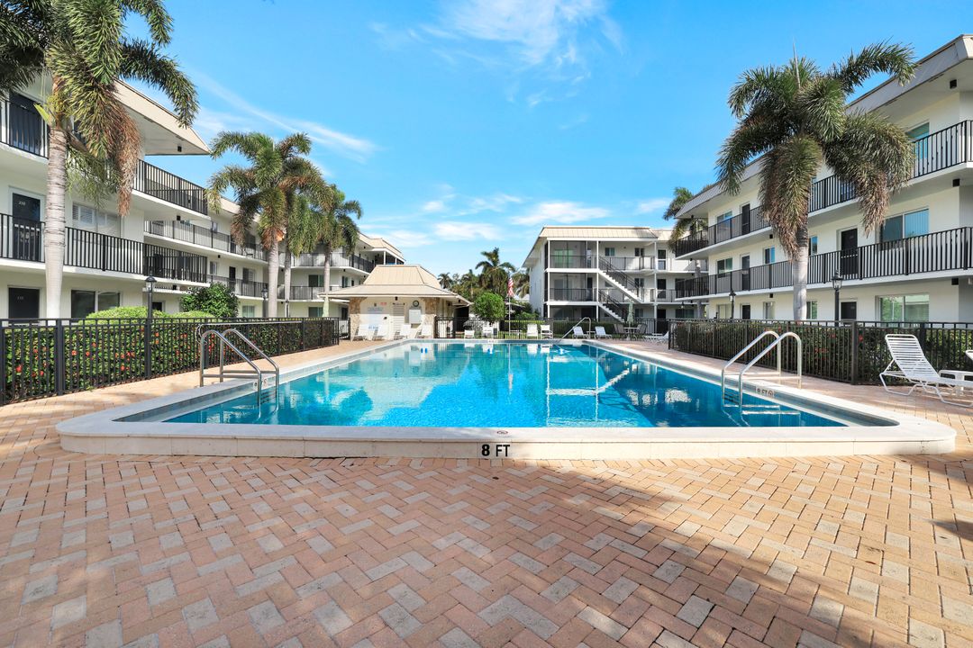 766 Central Ave #303, Naples, FL 34102