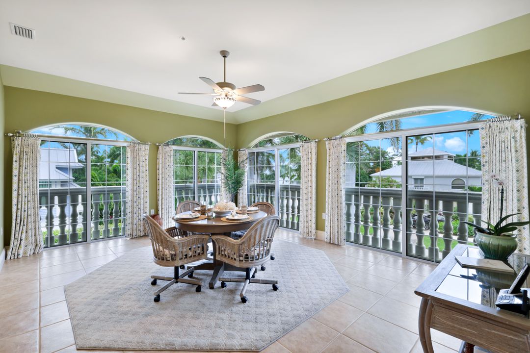 319 7th Ave S #319, Naples, FL 34102