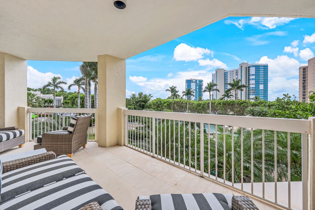 4021 Gulf Shore Blvd N  #203, Naples, FL 34103