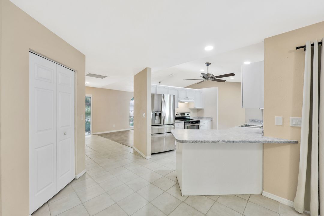 26818 Robinhood Ln, Bonita Springs, FL 34135