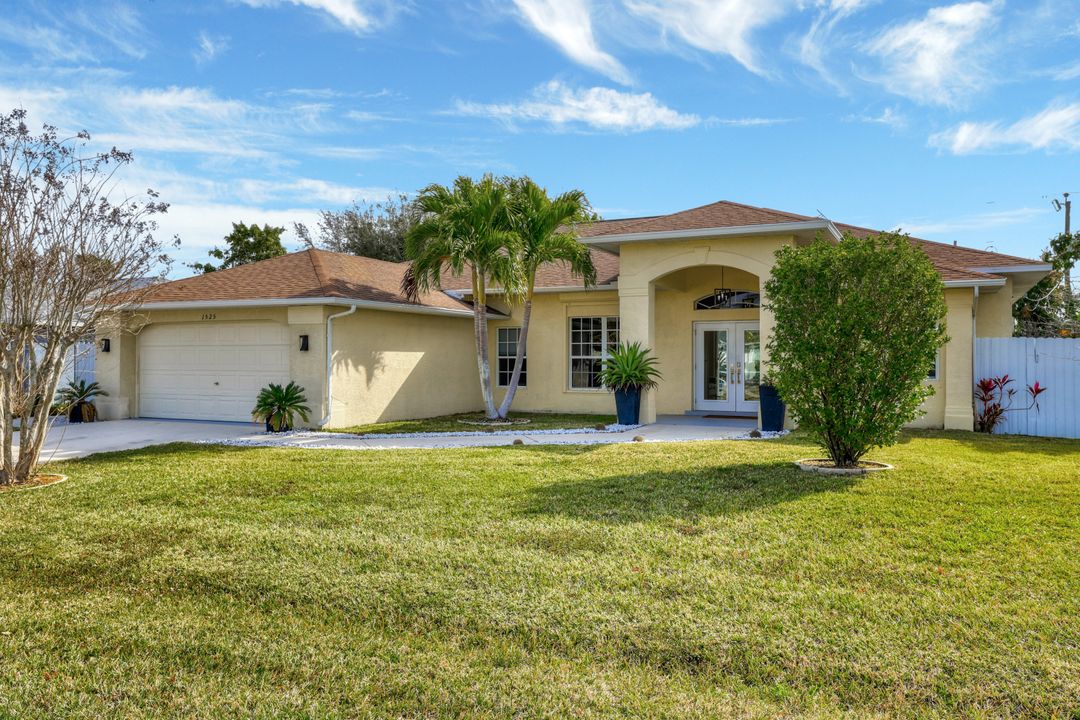 1525 SE 8th Pl, Cape Coral, FL 33990