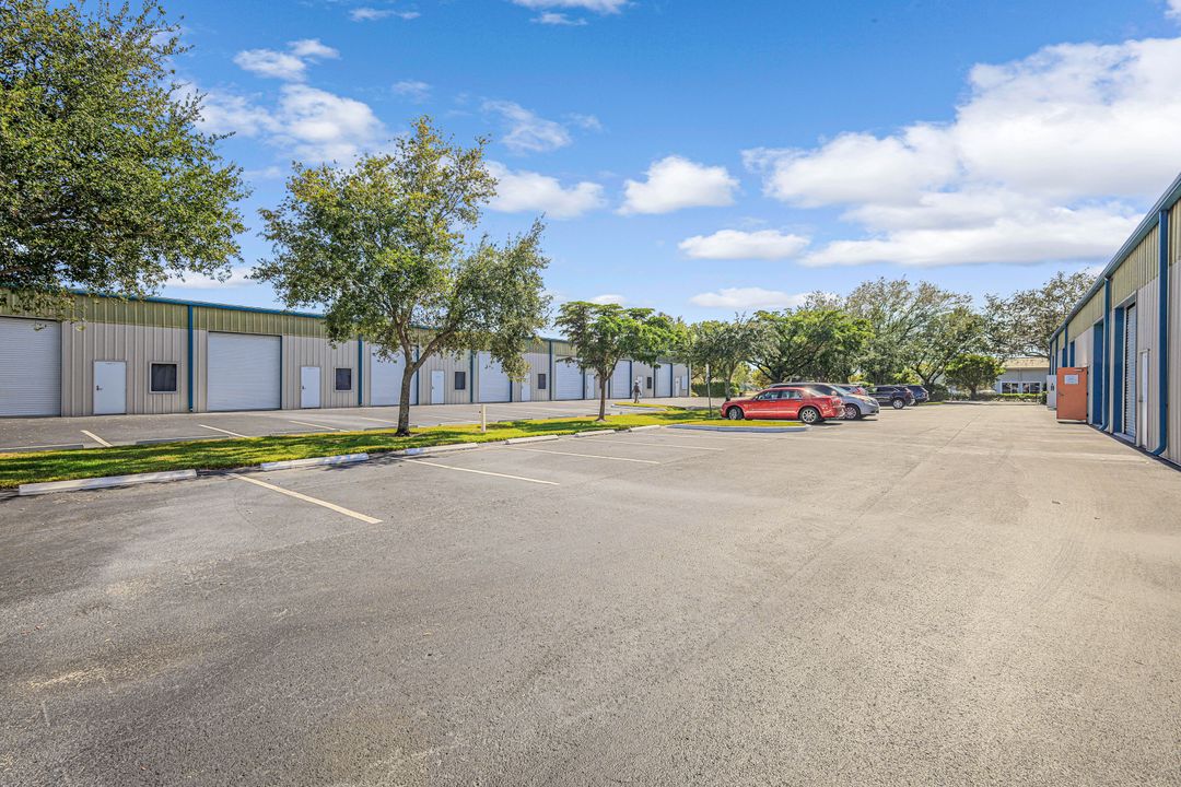 4585 Progress Ave #I-4, Naples, FL 34104