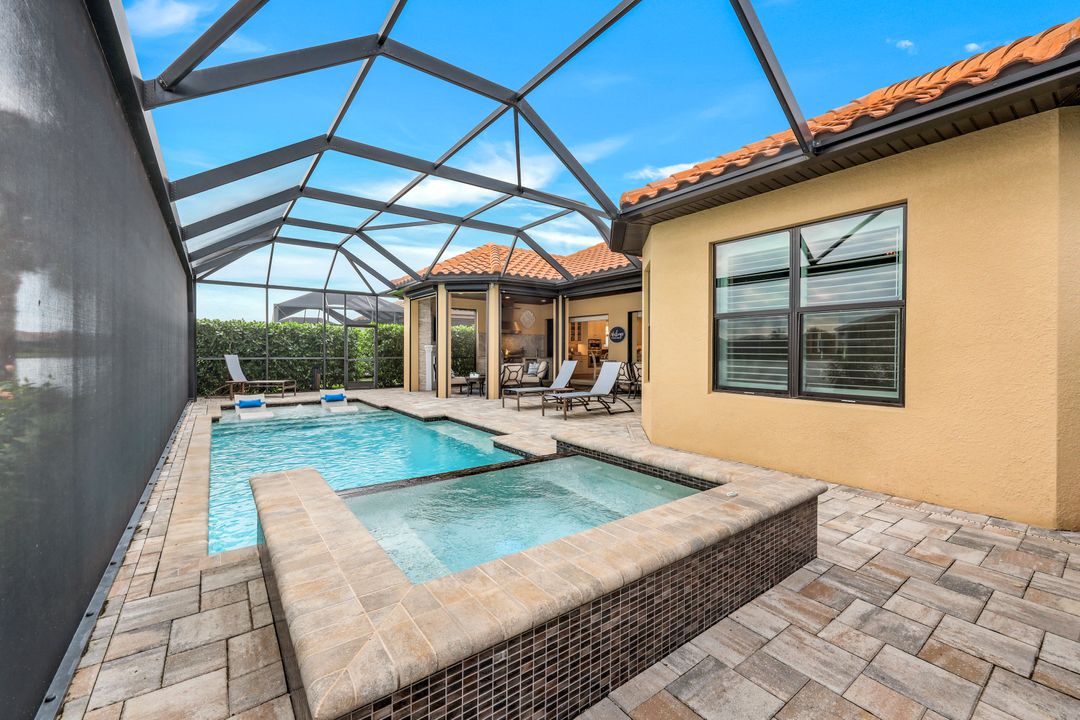 9484 Livorno Ct, Naples, FL 34119